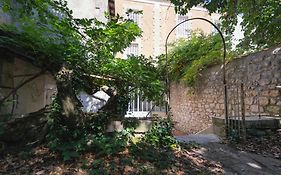 La Verrière by la Maison de Marc- Poitiers Centre - parking et terrasse